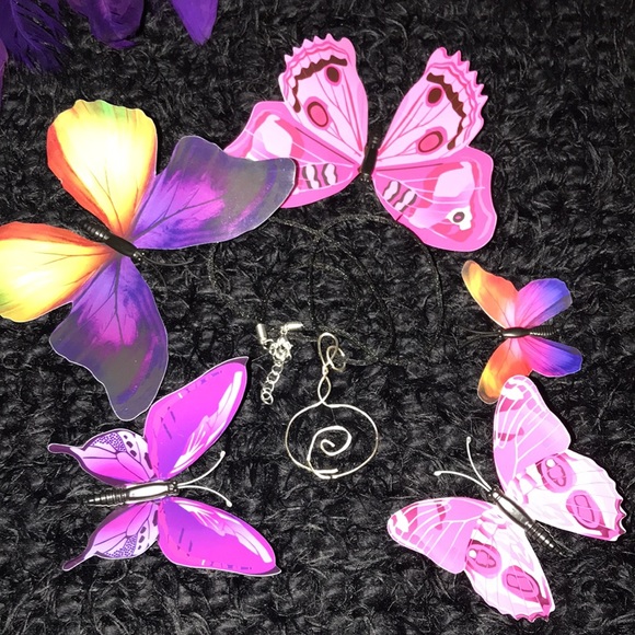 Silver Tone Wire Charm Necklace - Picture 13 of 14